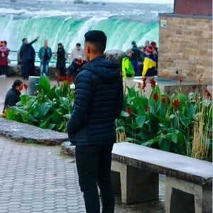 Meet your Posher, Faraz